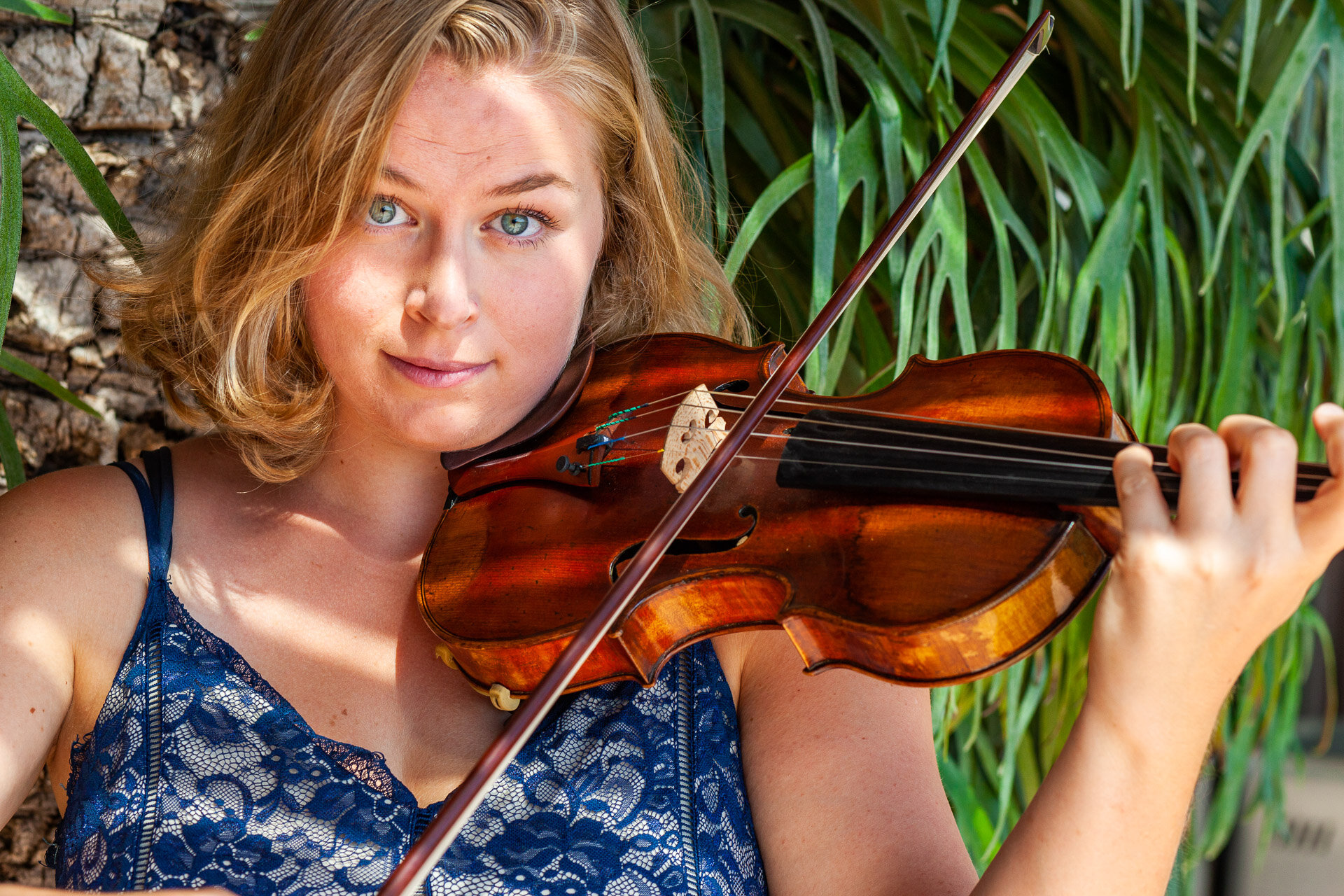 Amarins Wierdsma playing the violin